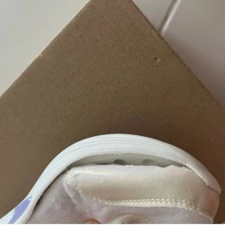 FLO'dan Alınan Spor Ayakkabı İlk Yıkamada Açıldı, Garanti Talebim Reddedildi