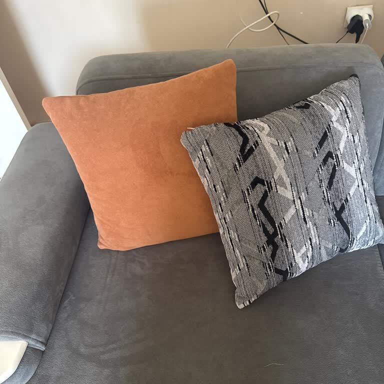 Dones Mobilya Yanlış Gönderilen Kırlentler ve Yetersiz Müşteri Hizmeti