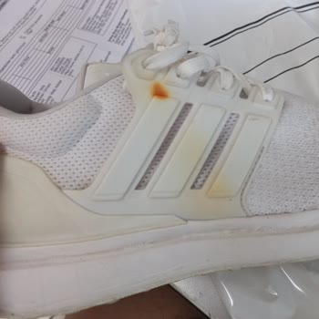 Adidas Ayakkabıda Sarı Leke Ve Yıpranma Sorunu