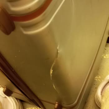 AJet Fazla Bagaj Ücreti Ve Hasarlı Valiz Sorunu