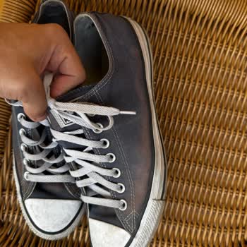 Kısa Sürede Renk Solması Ve Yırtık Sorunu Yaşadığım Converse Ürünleri İçin Destek Talebi