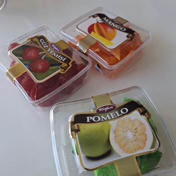 Tuğba Kuruyemiş Doğal Sanılan Meyve Kurularında Katkı Maddeleri ve Eksik Ürün Bilgisi