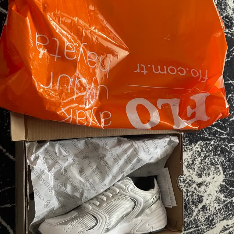 Sipariş Verdiğim Ayakkabının Yarım Teslimatı Ve Mağduriyet