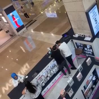 Onayım Olmadan Kamera Koruyucusu Takıp Yüksek Ücret Aldılar