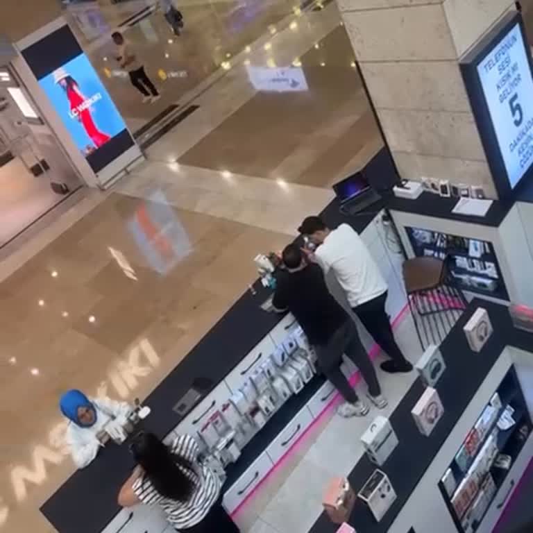 Onayım Olmadan Kamera Koruyucusu Takıp Yüksek Ücret Aldılar