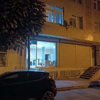 Safir Dekor Sürekli Oyaladı