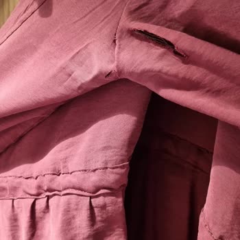 Aldığım Elbise İkinci Kullanımda Yırtıldı, Ücret İadesi Yerine Hediye Çeki Verildi