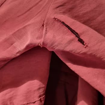 Aldığım Elbise İkinci Kullanımda Yırtıldı, Ücret İadesi Yerine Hediye Çeki Verildi