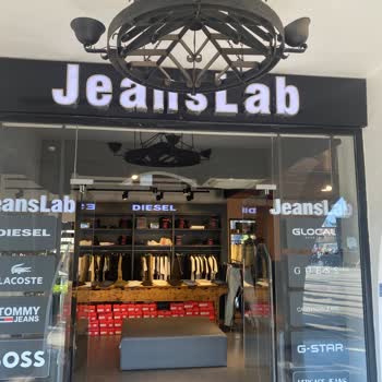 Lacoste Ayakkabılar İlk Giyimde Açıldı İade Talebim Reddedildi