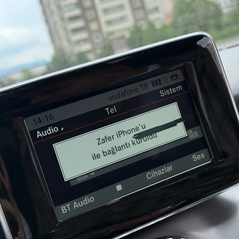 My 2014 Mercedes GLA Screen Has Pixel Loss and Bluetooth Disconnects