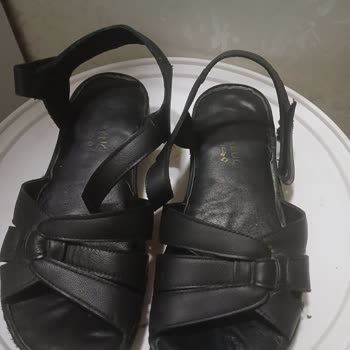 İlk Kullanımda Parçalanan Ayakkabı Ve Yetersiz Satıcı Desteği