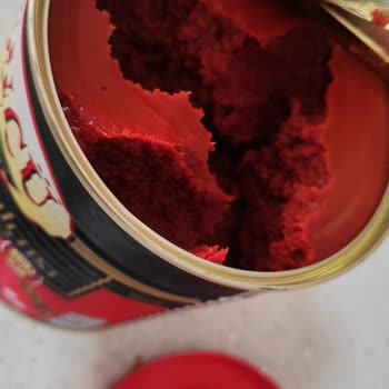 Aldığım Öncü Salça Kutusunun Yarısı Boş Çıktı