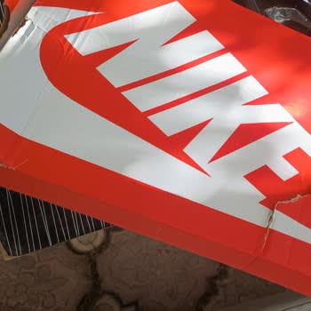 Siparişimde Ürün Farklı Ve Kalitesiz Geldi, Kutusu Yırtıktı