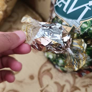 Çikolatanın İçinden Çıkan Saç Hijyen Ve Güven Sorununa Yol Açtı