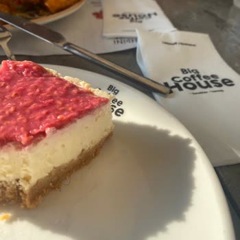 Cheesecake'ten Çıkan Yabancı Maddeye Kayıtsız Kaldılar