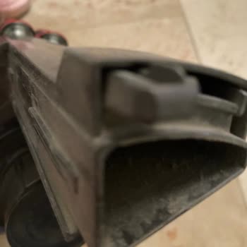 Dyson Süpürgemin Kötü Kokusu Ve Çözülmeyen Sorunları