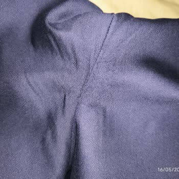 Kısa Sürede Yıpranan Takım Elbise Ve Sarar Mağazasının İlgisizliği