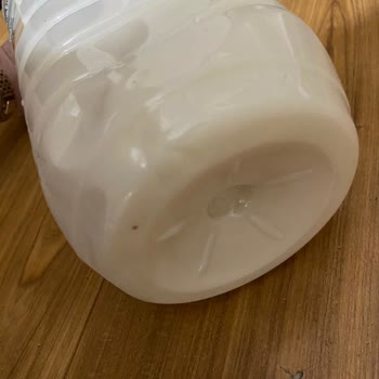 Bozuk Ve Etiketsiz Süt Satışı İle İlgili Kaba Davranış Ve İade Sorunu