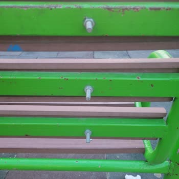 Parkta Aşırı Ot Ve Sinek Nedeniyle Keyif Alamıyoruz