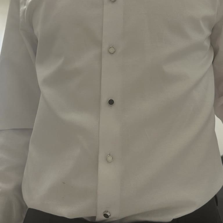 Damatlık Gömleğinin Taşları Nikah Günü Döküldü