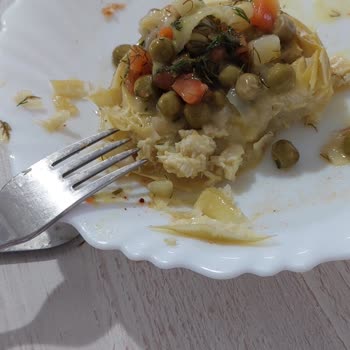 Temizlenmemiş Ve Kılçıklı Enginarın Değişimi Reddedildi
