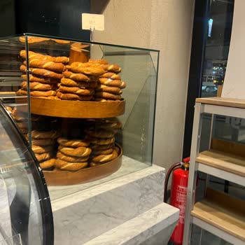 Simit Sarayı'nda Mantık Dışı Yüksek Fiyatlarla Karşılaşmak Can Sıkıcı