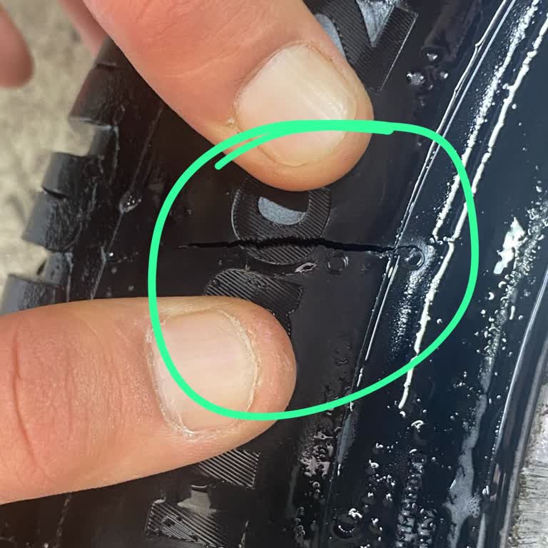 Sıfır Alınan Lastikte Kısa Sürede Oluşan Çatlak Ve Reddedilen Garanti Talebi