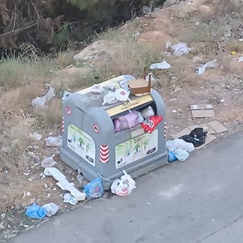 Çöpler Günlerdir Alınmıyor, Kötü Koku Ve İlgisizlik Yaşanıyor