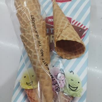 Koska Nazar Boncuklu Çıtır Kornet Külahların Ağır Kokusu Ve Kötü Tadı Şaşırttı