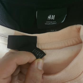 H&M'den Aldığım Tişörtler İlk Kullanımda Küçüldü Ve Delindi