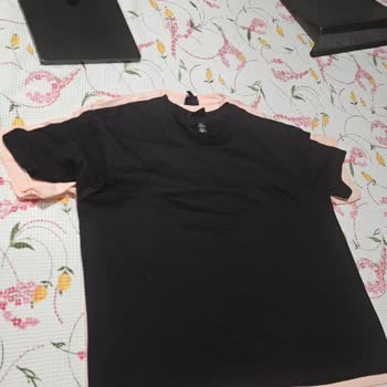 H&M'den Aldığım Tişörtler İlk Kullanımda Küçüldü Ve Delindi