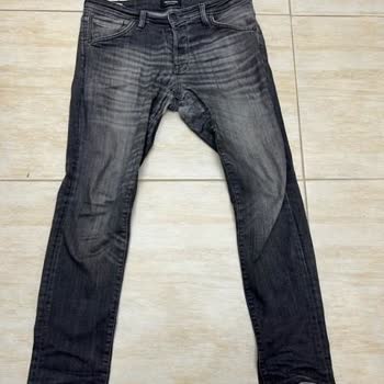 Az Kullanılan Pantolonun Hızla Yıpranmasına Şaşkınlık Ve Mağduriyet