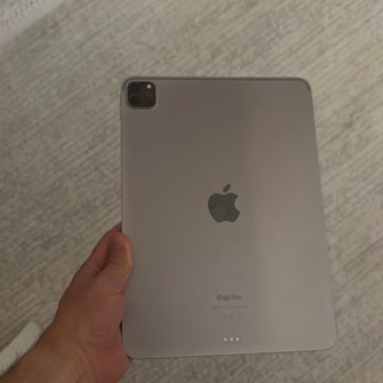 İpad Pro Arka Kısmında Renk Atması Ve Servisin İşlem Yapmaması