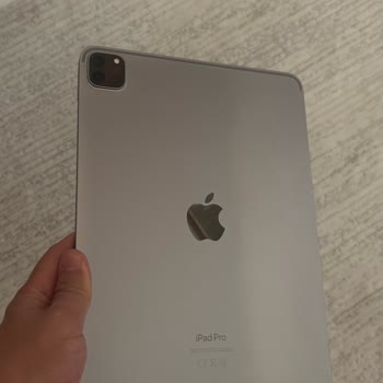 İpad Pro Arka Kısmında Renk Atması Ve Servisin İşlem Yapmaması