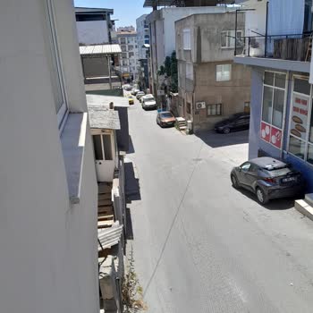 İzinsiz Ve Düzensiz Fiber Kablo Döşemesi Nedeniyle Bina Zarar Gördü