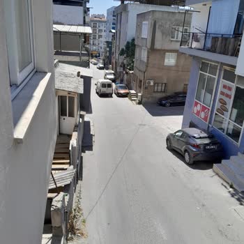 İzinsiz Ve Düzensiz Fiber Kablo Döşemesi Nedeniyle Bina Zarar Gördü