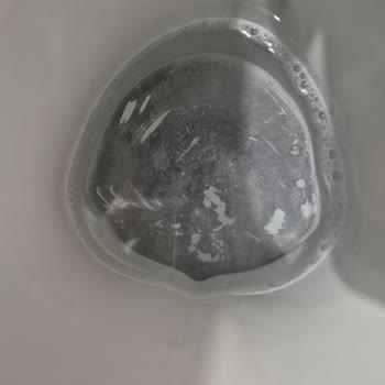 Aldığım Siyah Kıyafetlerin Boyası Her Yere Akıyor, Sağlığımız Tehlikede