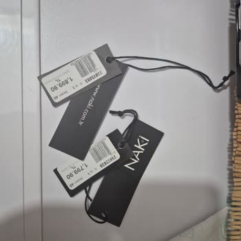 Aldığım Siyah Kıyafetlerin Boyası Her Yere Akıyor, Sağlığımız Tehlikede