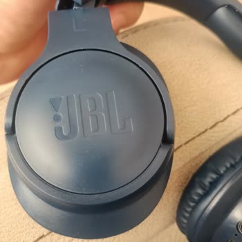 Kulaklıkta Sert Plastik Malzeme Kırıldı, Mağduriyet Yaşıyorum