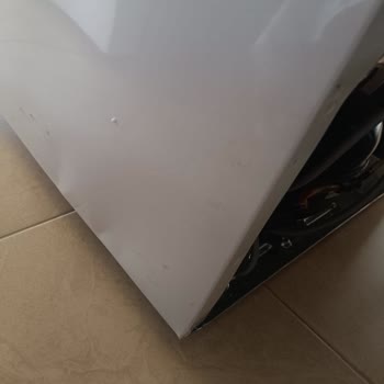 Altus Buzdolabı Defolu Çıktı Servis Ve Bayi Değişim Sorumluluğu Konusunda Anlaşamıyor