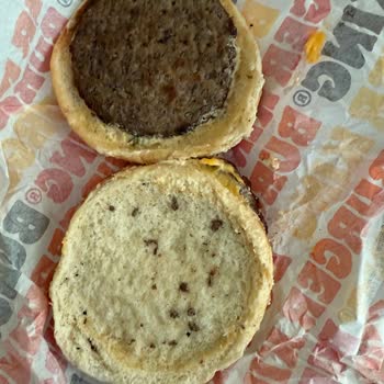 Hayal Kırıklığı Yaratan Hamburger Ve Eksik Ürünler