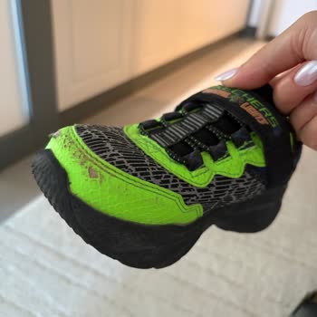 Kısa Sürede Yıpranan Ayakkabı Ve Olumsuz İnceleme Sonucu