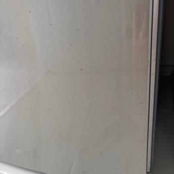 Buzdolabımın Kapakları Kısa Sürede Paslandı, Garanti Kapsamında Çözüm Sunulmuyor