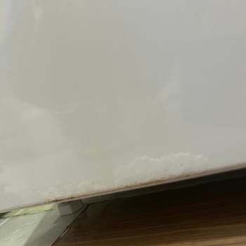 Yeni Alınan Derin Dondurucunun Boyası Hızla Kabardı, Görüntüsü Bozuldu