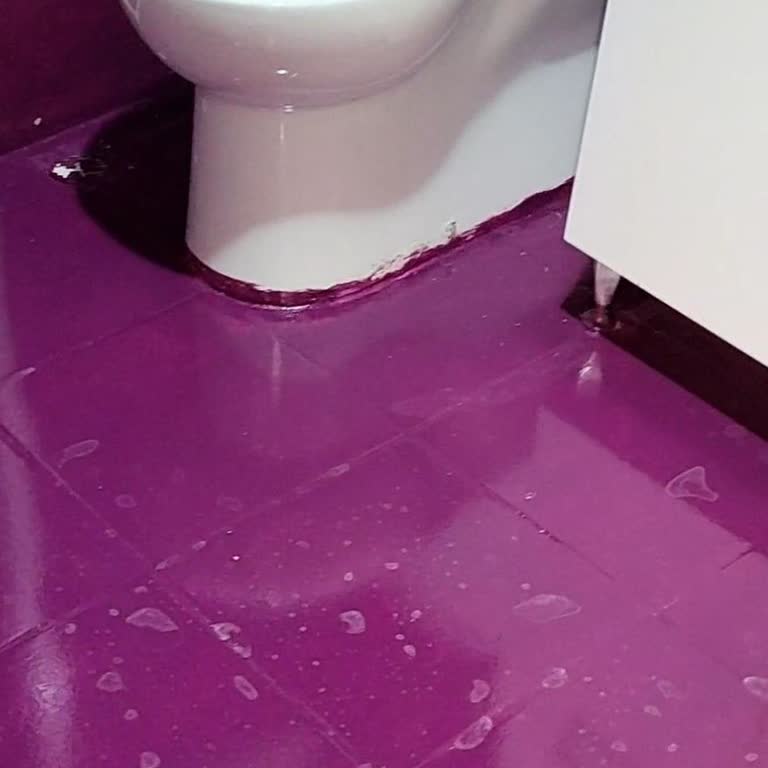 Banyo Boyası Sonrası Kalıcı Koku Nedeniyle Evde Oturmak Zorlaştı