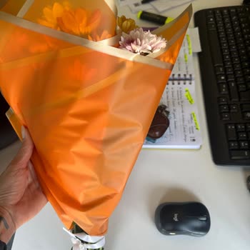 Çiçek Market Görseldekiyle Alakasız Buket, Paramla Rezil Oldum!
