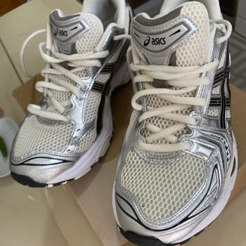 ASICS Gel-Kayano 14 reißt im Inneren – Reklamation trotz wenig Nutzung abgelehnt