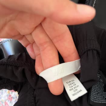 H&M Hose fällt nach 1 Wäsche auseinander, kein Kundenservice!