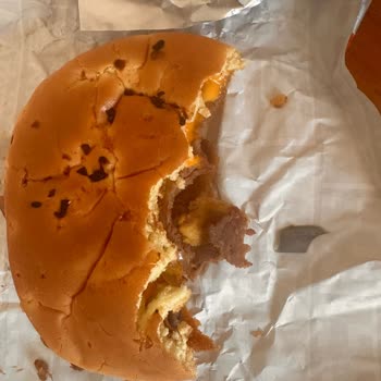 Hamburgerin İçinden Plastik Parça Çıktı, Kızımın Sağlığı Tehlikeye Girdi