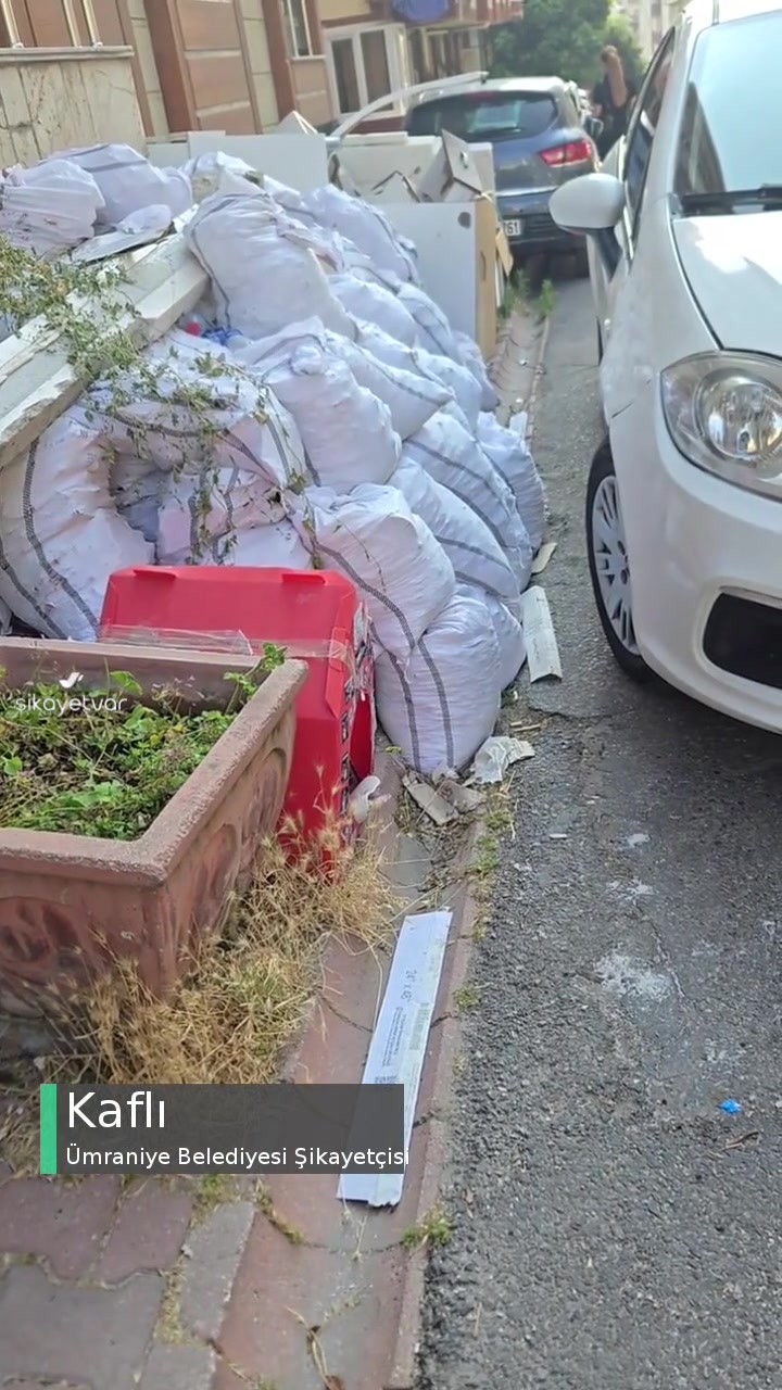 Ümraniye Belediyesi Kaldırımda Bulunan İnşaat Atıkları videonun kapak resmi